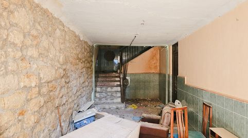 Parcela de 190 m2 con una casa para rehabilitar integralmente o derribar de 502 m2 construidos