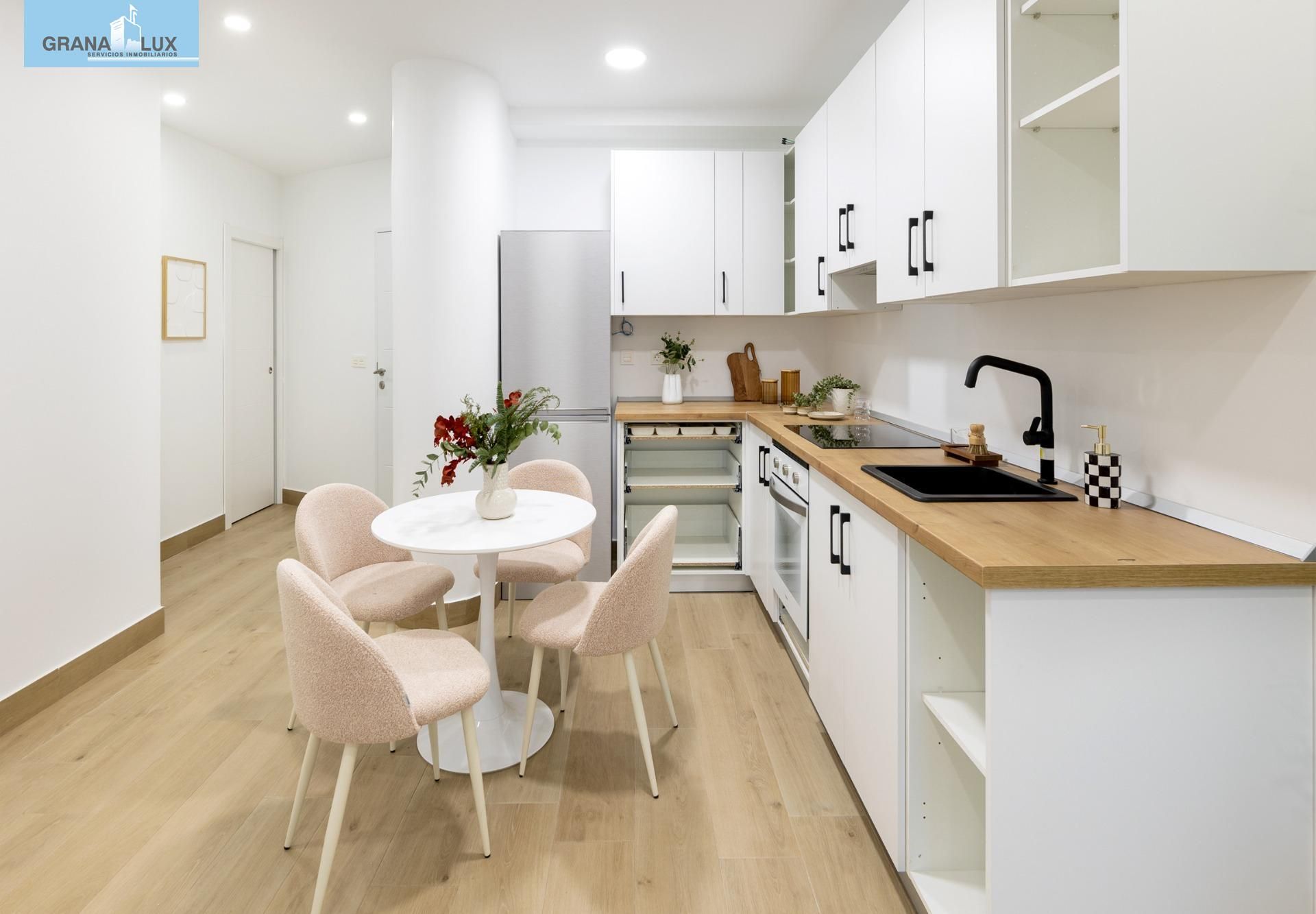 Cuina de Pis en venda en  Granada Capital amb Aire condicionat