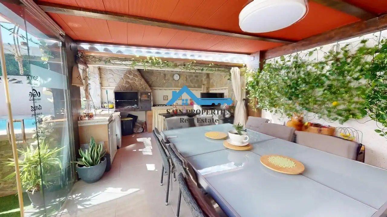 Casa aparellada amb terrassa en venda a Varadero, imagen 40