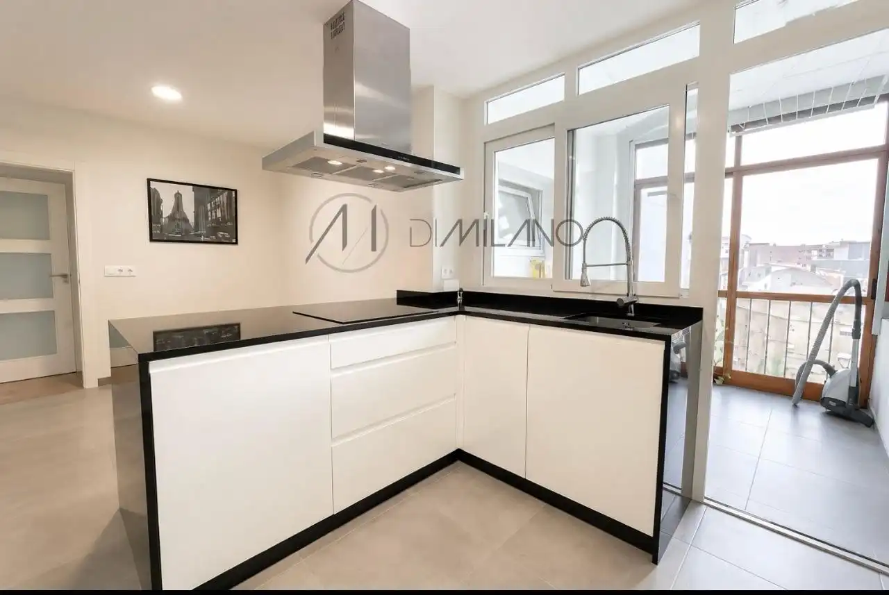 Kitchen of Flat for sale in Pontevedra Capital   with Heating, Storage room and Balcony