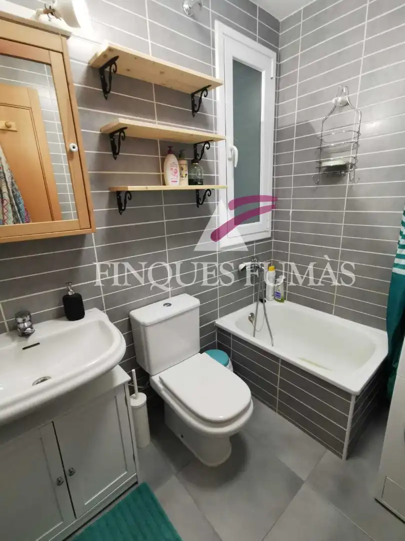 Badezimmer von Wohnung zur Miete in Sant Guim de Freixenet mit Heizung, Parkett und Möbliert