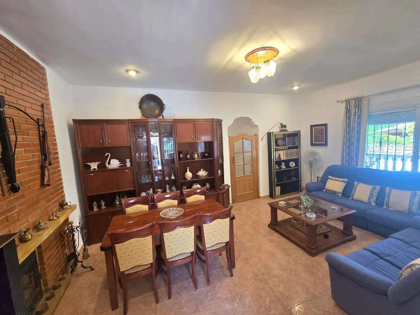 Sala de estar de Casa o chalet en venta en L'Eliana con Calefacción, Jardín privado y Terraza