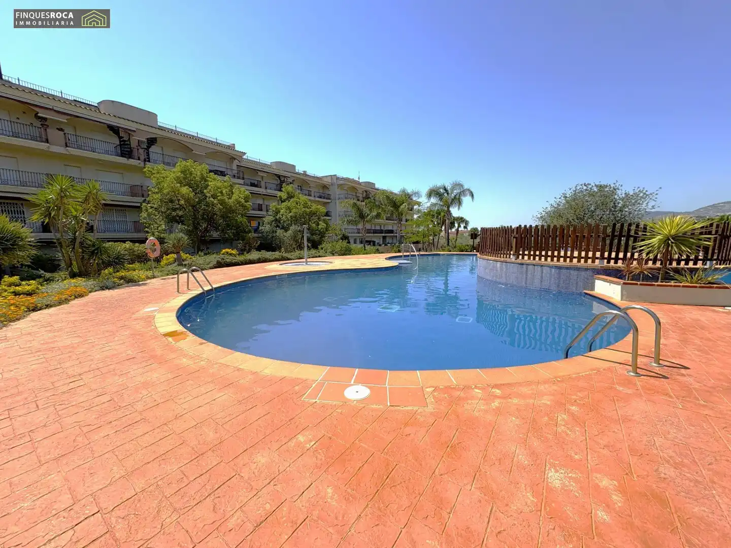 Piscina de Apartament en venda en La Ràpita amb Aire condicionat, Calefacció i Jardí privat