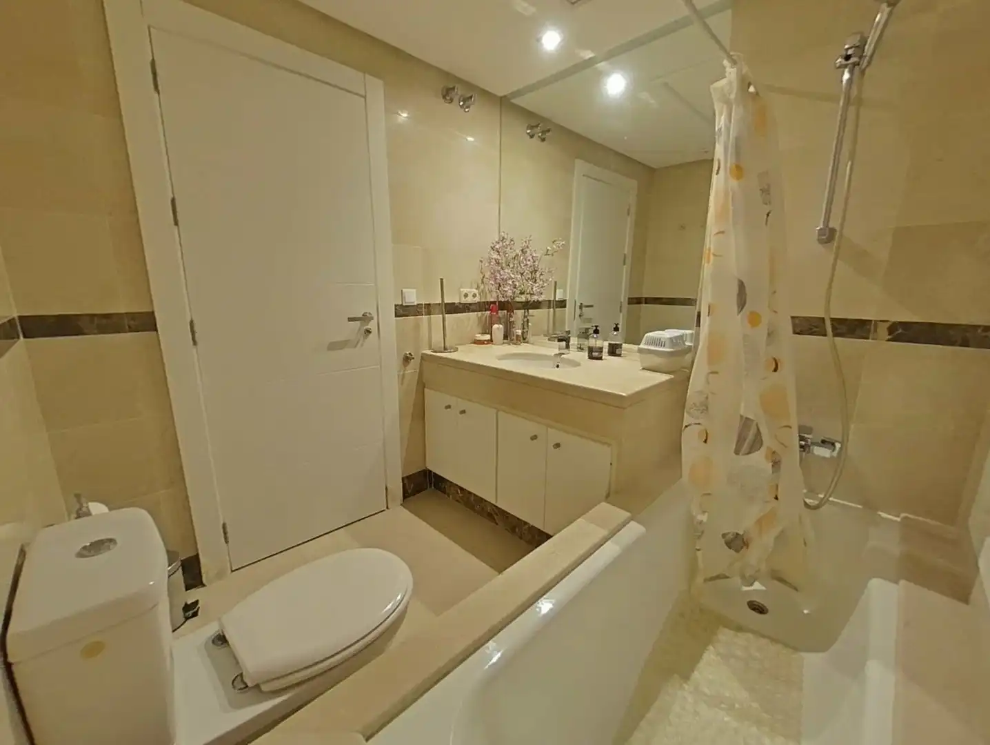 Bany de Apartament en venda en Marbella amb Terrassa, Traster i Moblat