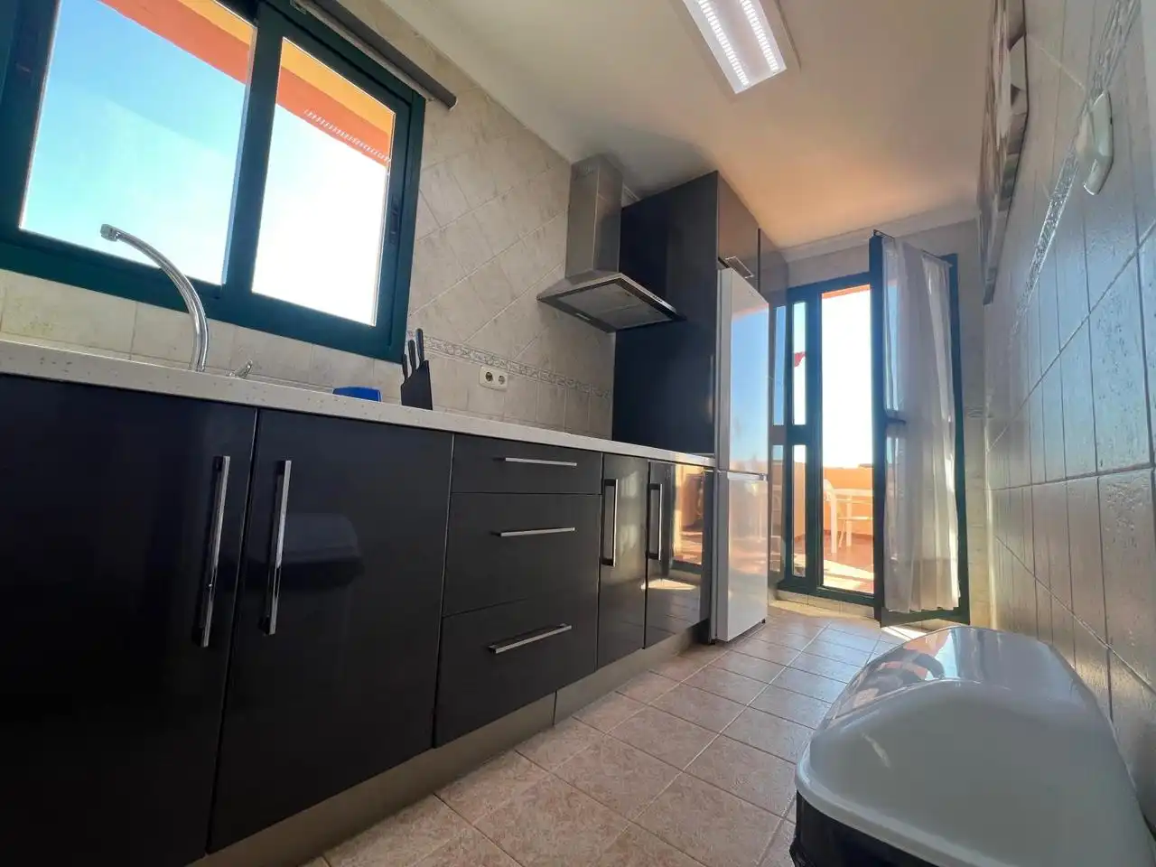Cocina de Ático de alquiler en Benalmádena con Aire acondicionado, Terraza y Trastero