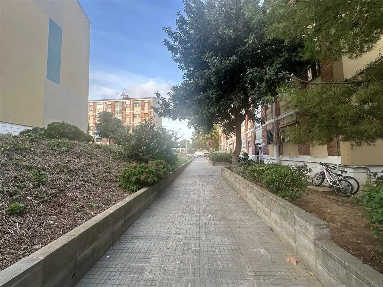 Außenansicht von Wohnung zum Verkauf in Sant Boi de Llobregat