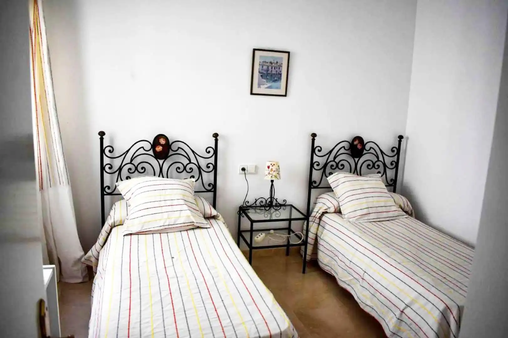 Habitación de Piso de alquiler en Huelva con Aire acondicionado y Amueblado