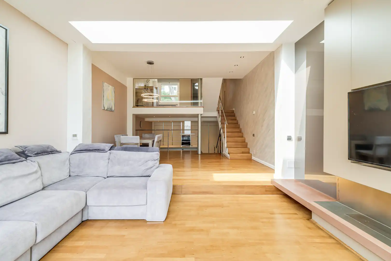 Sala de estar de Casa adosada en venta en Castelldefels con Aire acondicionado, Calefacción y Parquet