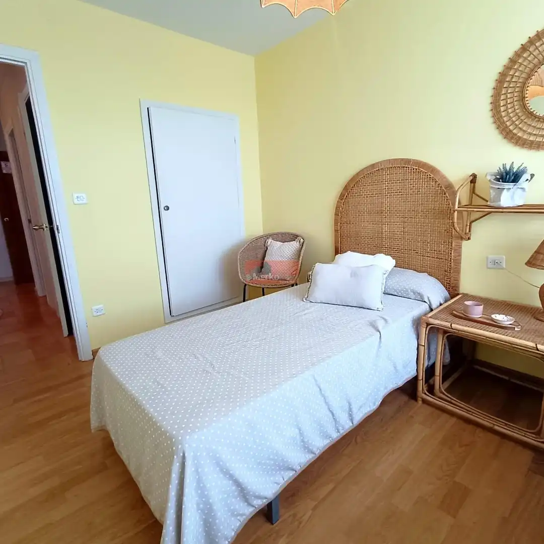 Flat for rent in Foz