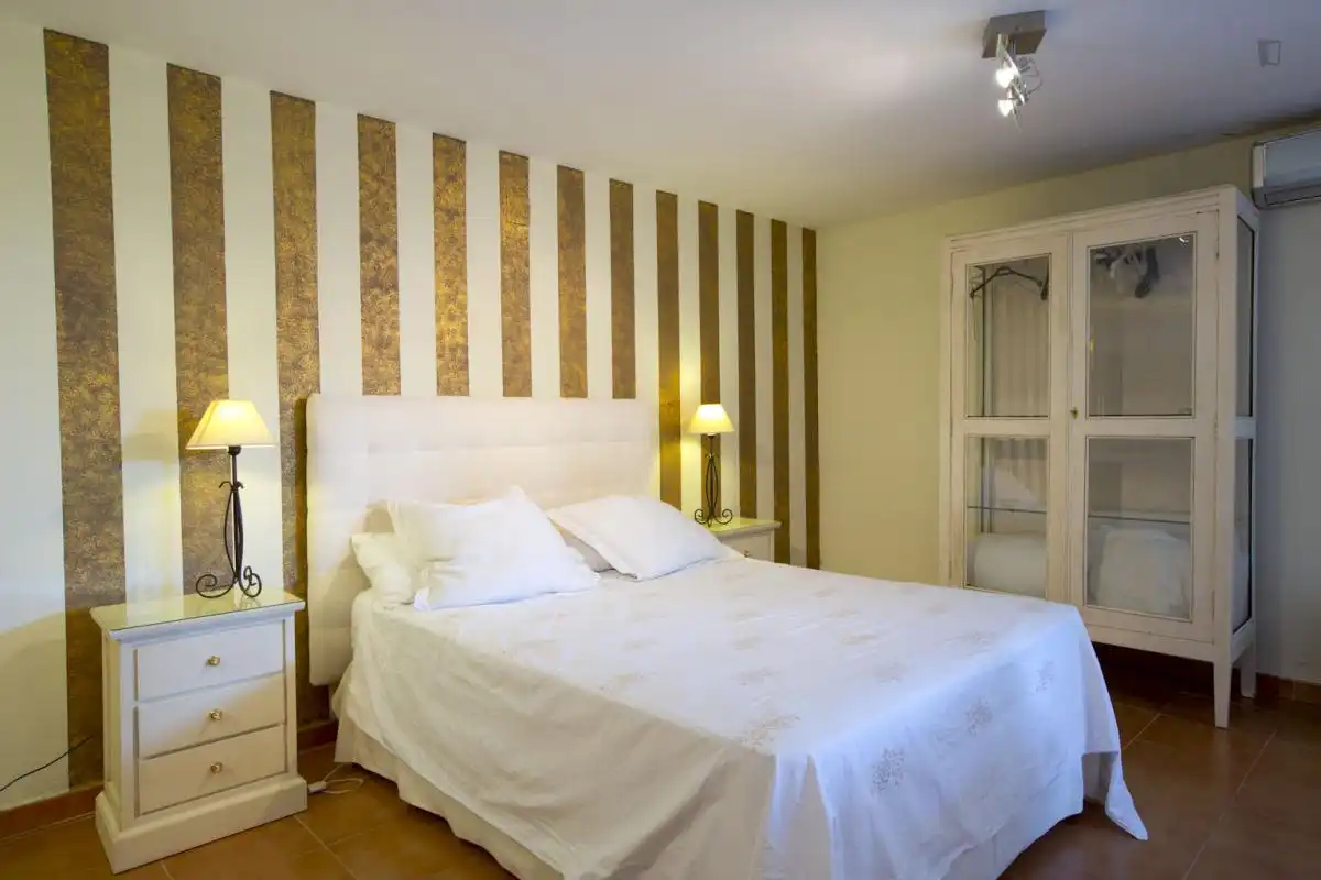 Habitación de Estudio de alquiler en Dos Hermanas con Aire acondicionado, Amueblado y Microondas