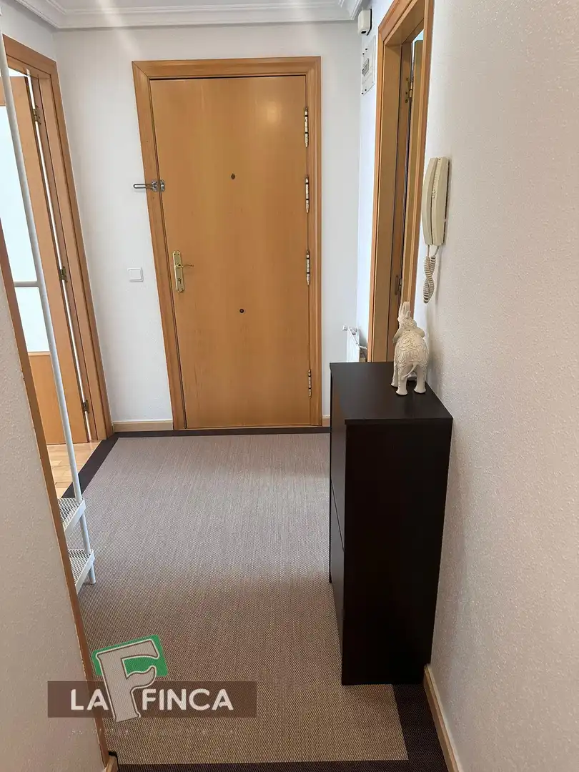 Pis en venda en Oviedo  amb Calefacció, Parquet i Traster