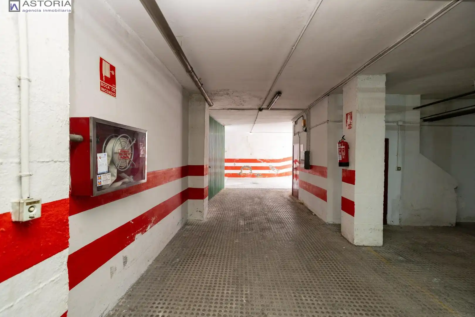 Garage zum Verkauf in Granada