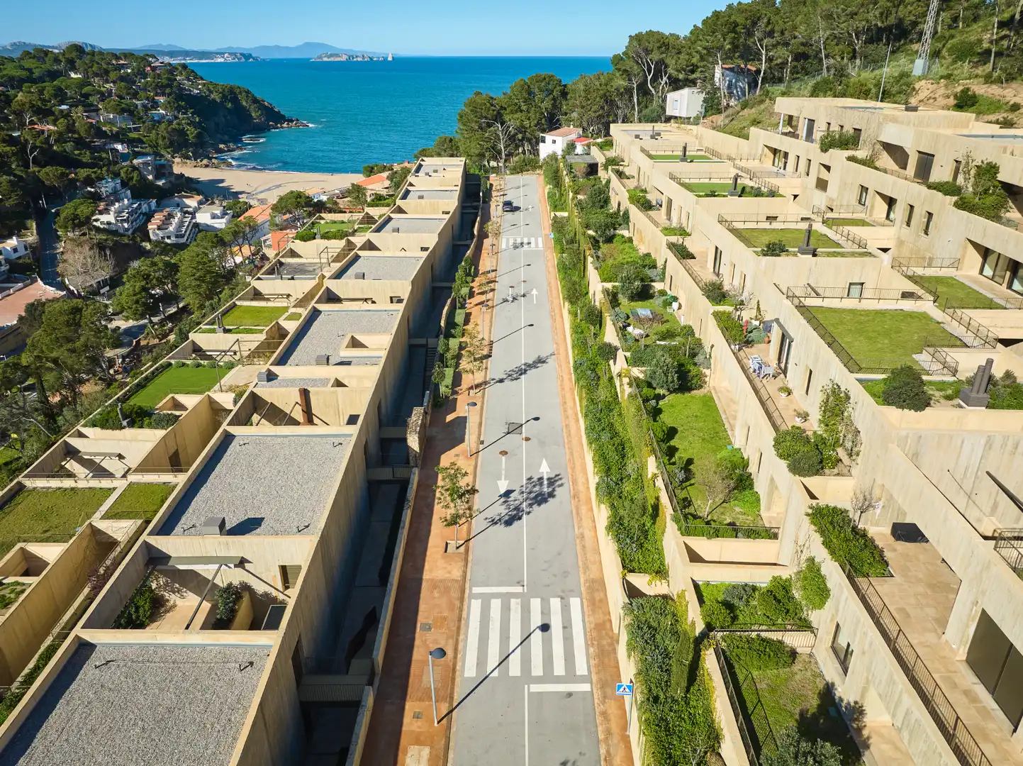 Außenansicht von Wohnung zum Verkauf in Begur mit Klimaanlage, Heizung und Privatgarten
