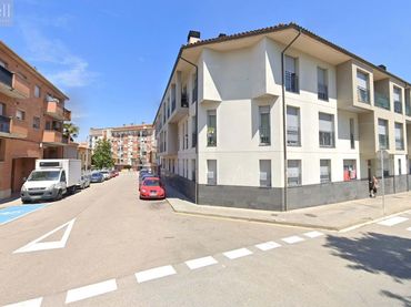 Residenziale con ascensore in vendita a Carrer TER 
 MANLLEU (BARCELONA)