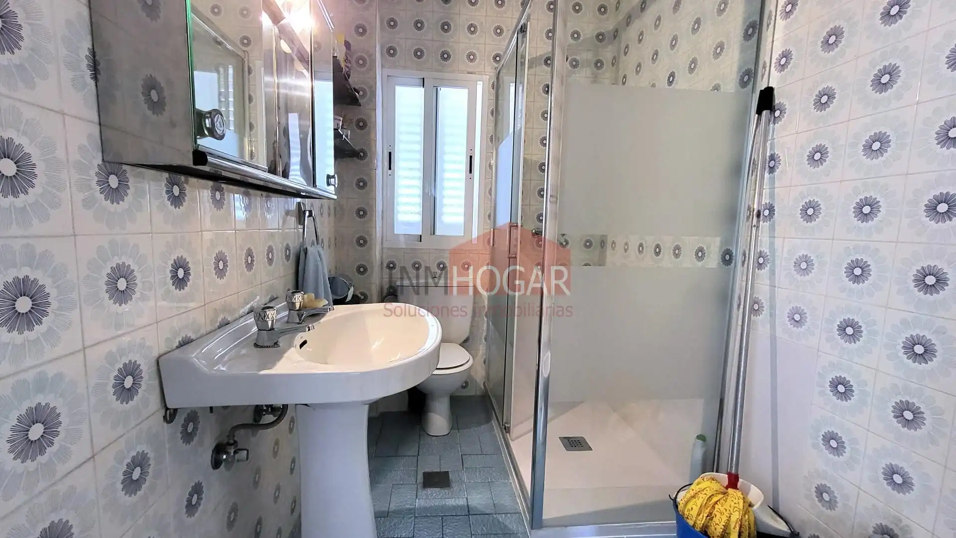 Bathroom of Flat for sale in Navalmoral  with Terrace, Storage room and Furnished