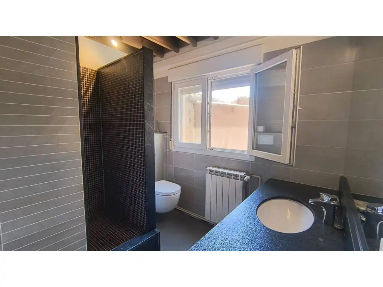 Baño de Piso en venta en Zaragoza con Calefacción, Terraza y Amueblado