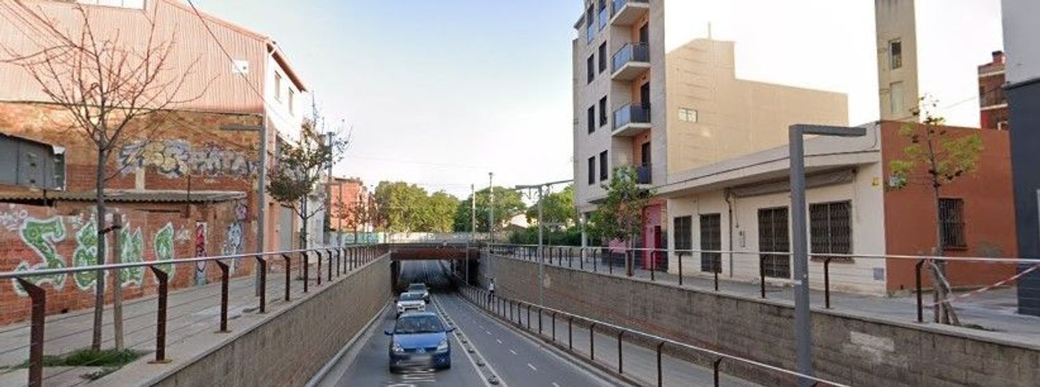 Vista exterior de Local en venta en Castelldefels