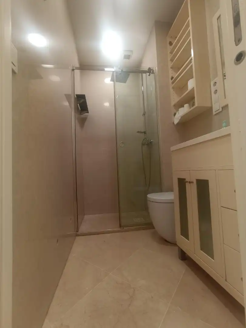 Baño de Piso en venta en Sevilla con Aire acondicionado, Trastero y Amueblado