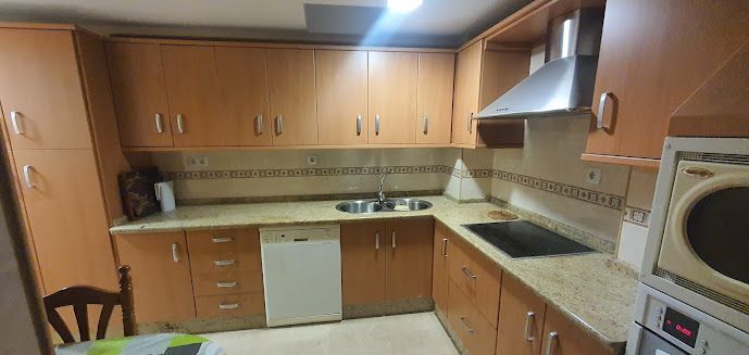 Single-family semi-detached to rent in Plaza el Ayuntamiento, Pizarra