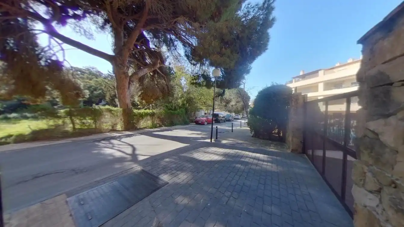 Vista exterior de Dúplex en venta en Marbella