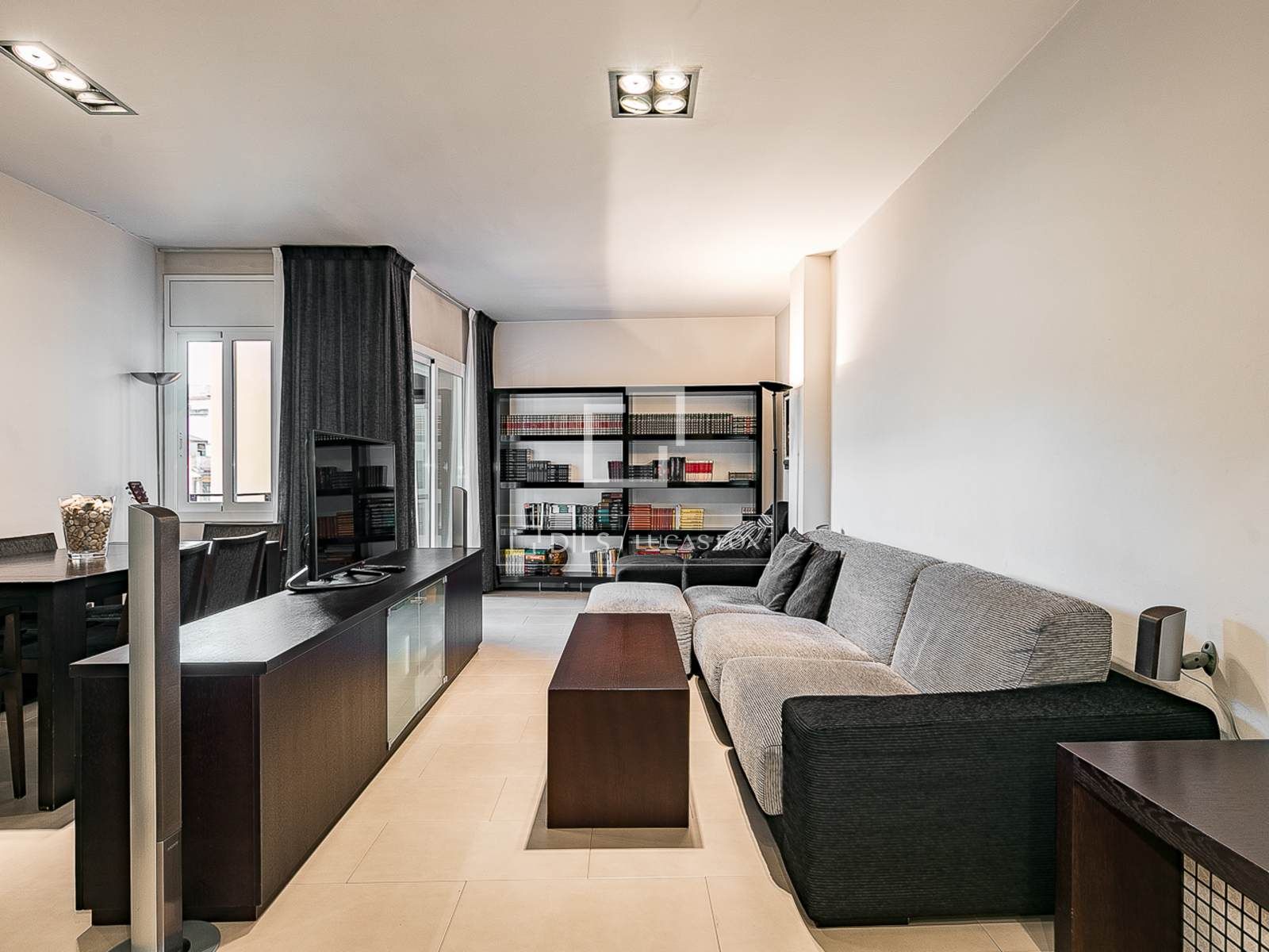 Living room of Flat for sale in  Barcelona Capital  with Heating, Terrace and Swimming Pool