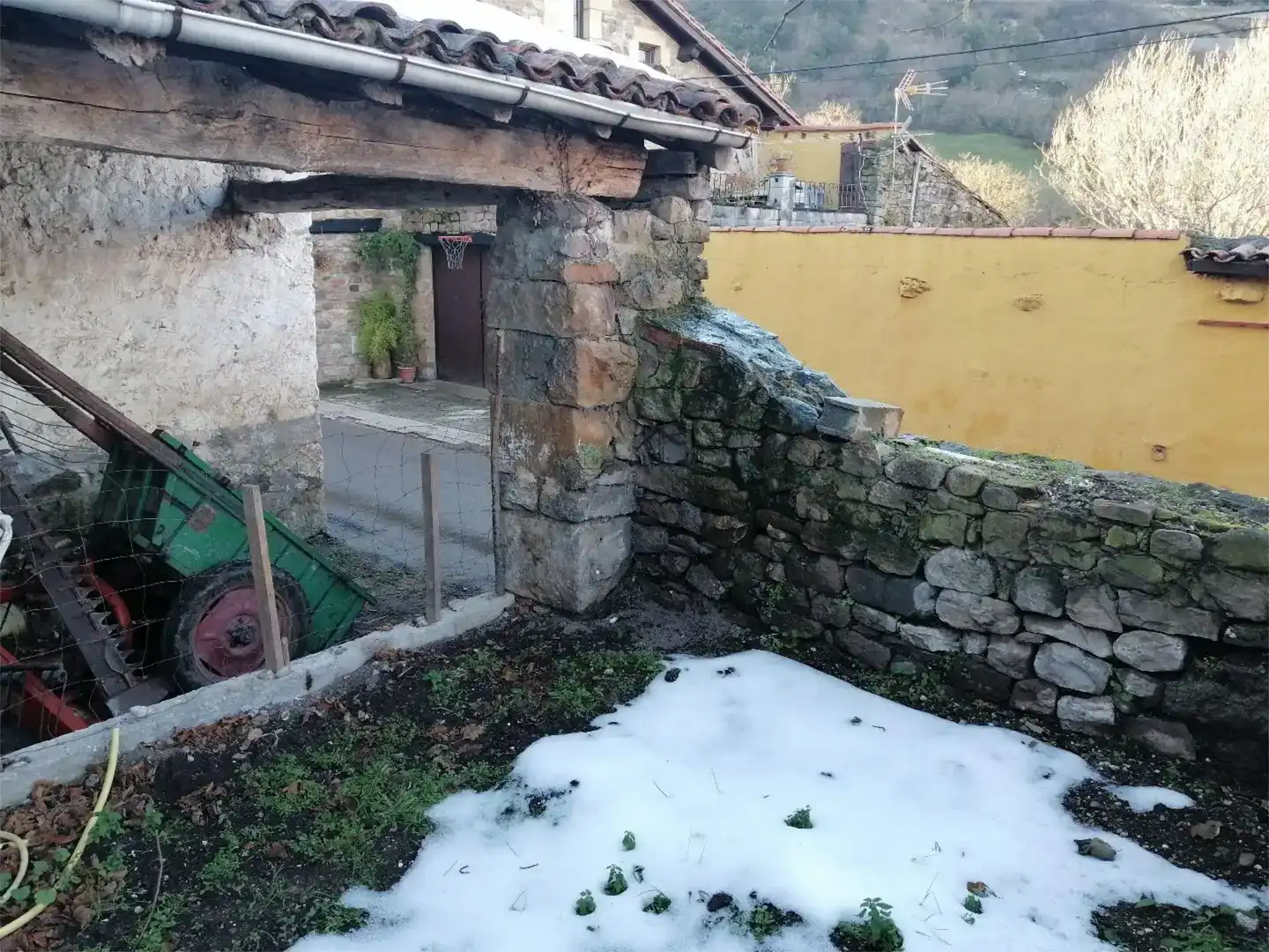 Vista exterior de Casa o chalet en venta en Bárcena de Pie de Concha con Balcón