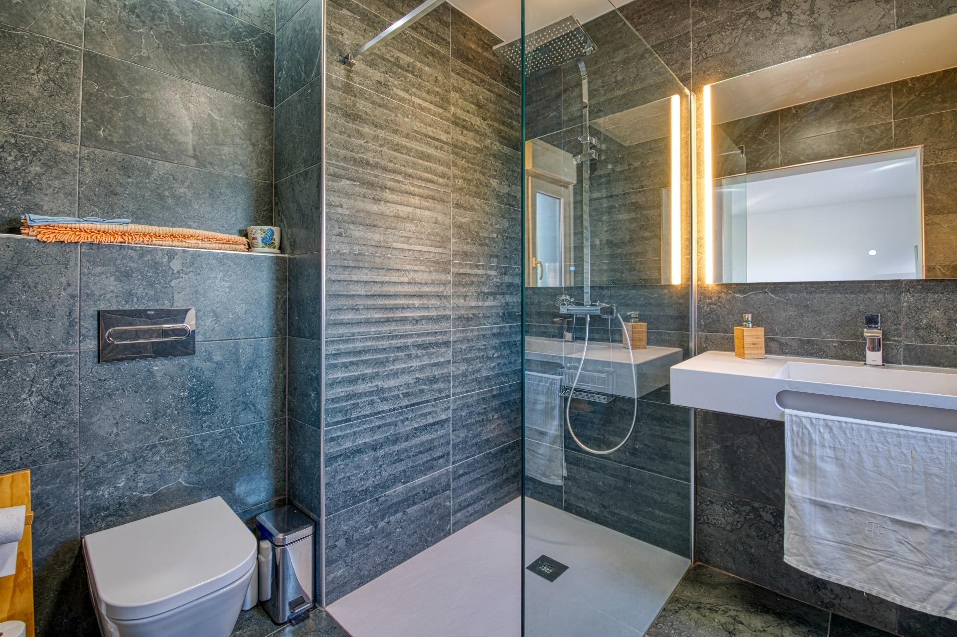 Bathroom of Houses for sale in Collado Villalba  with Private garden, Terrace and Storage room