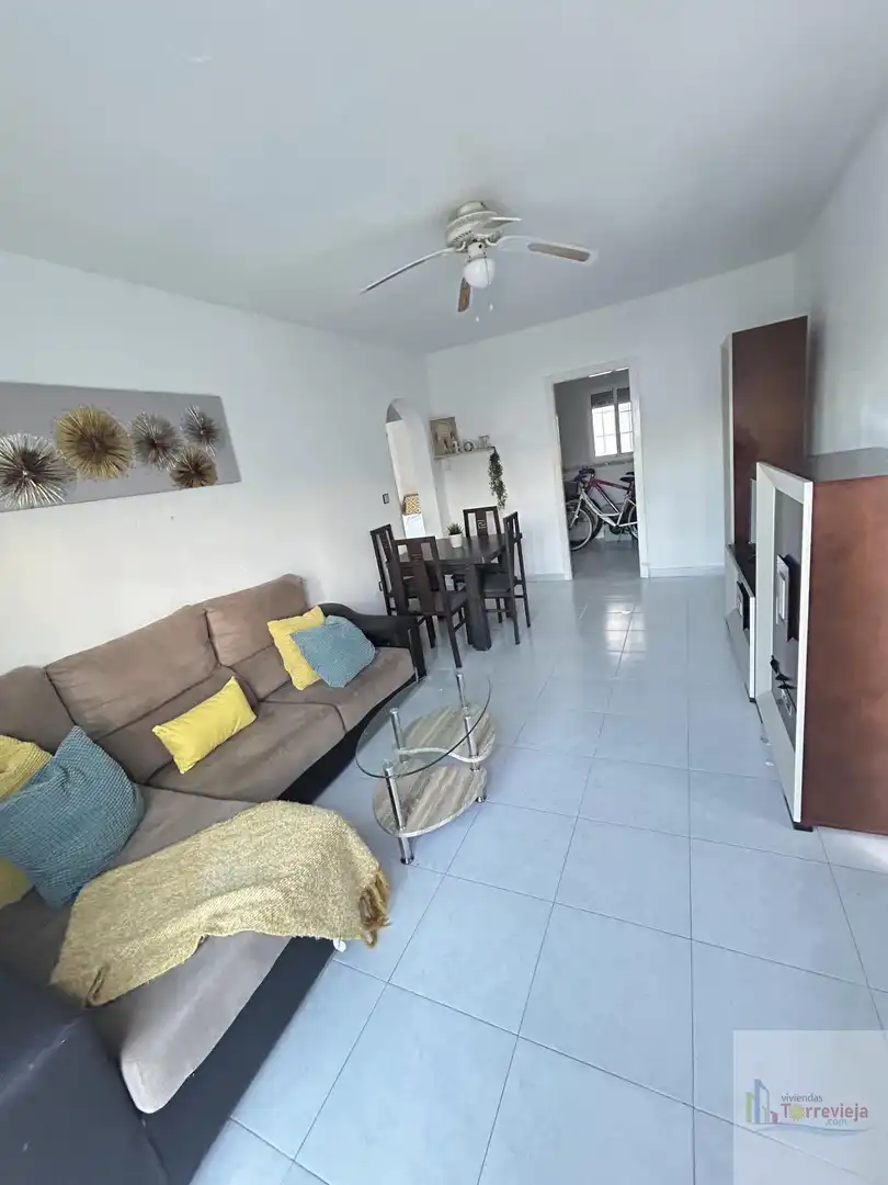 Sala de estar de Casa o chalet en venta en Torrevieja con Calefacción, Terraza y Piscina comunitaria