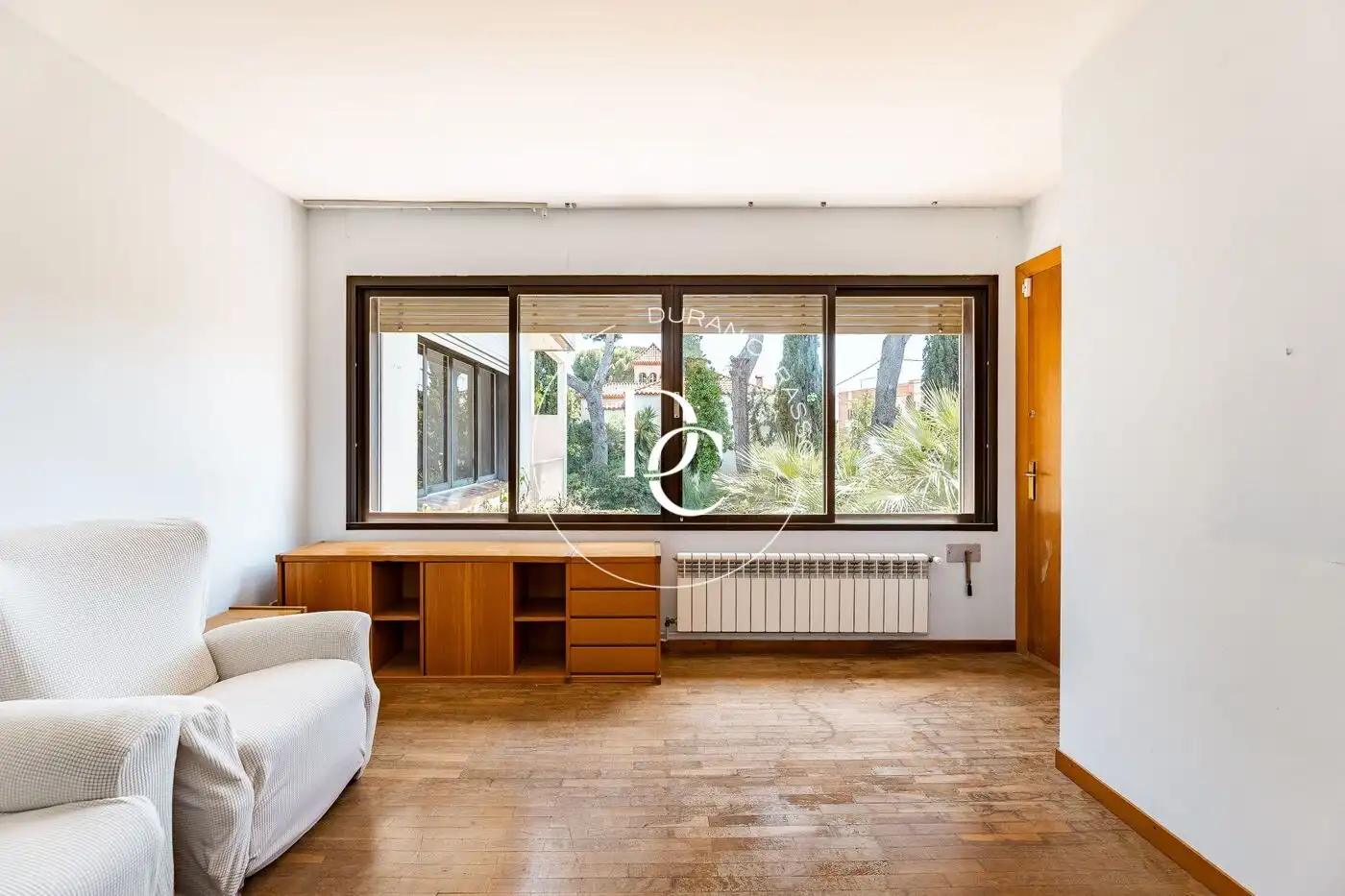 Sala d'estar de Casa o xalet en venda en Cubelles amb Aire condicionat, Calefacció i Jardí privat