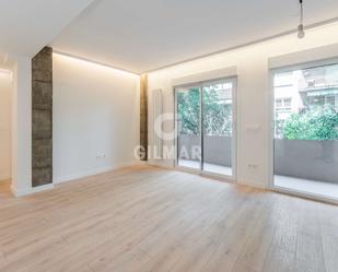 Sala d'estar de Pis en venda en  Madrid Capital amb Terrassa