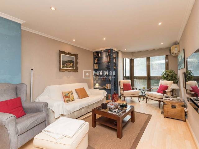 Piso en Venta en Peris y Valero en En Corts - Doctor Waksman