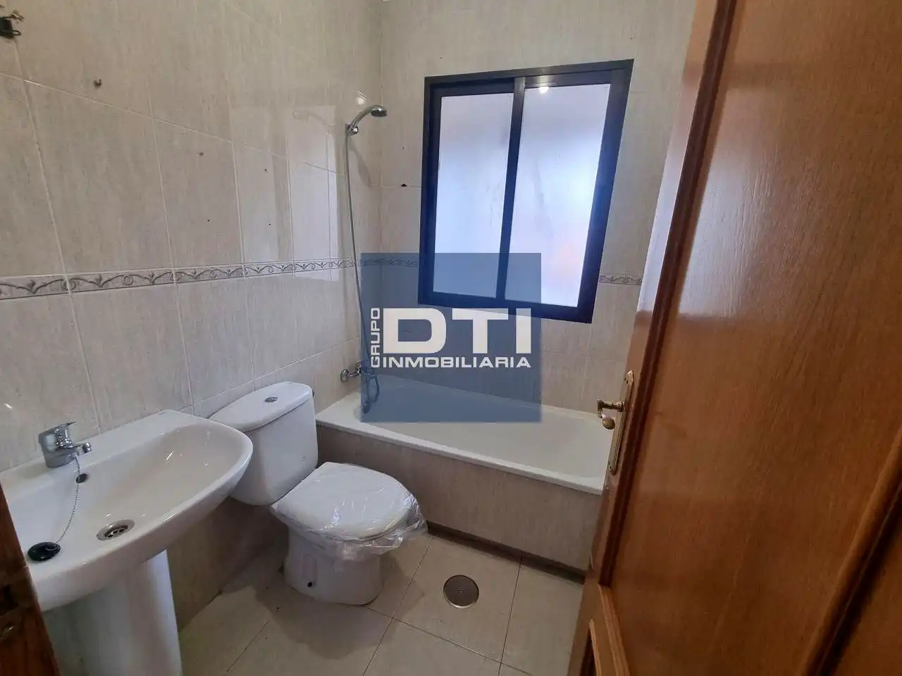 Baño de Dúplex en venta en Albacete con Calefacción
