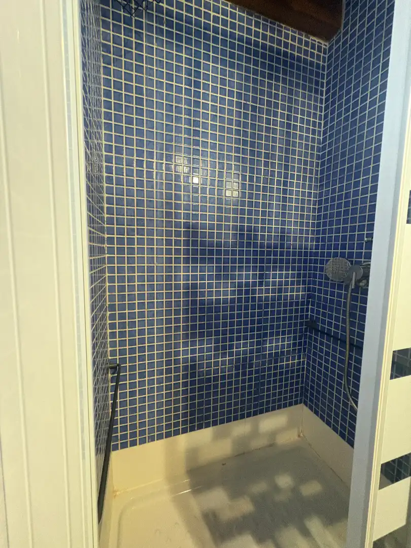Bany de Dúplex de lloguer en Madrid amb Aire condicionat, Calefacció i Moblat