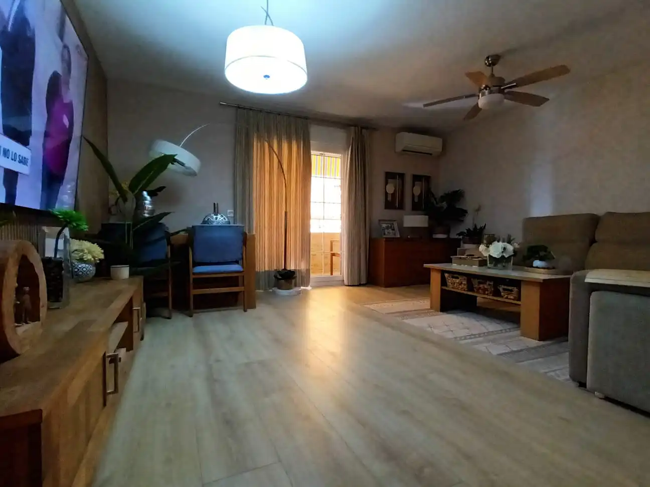 Sala d'estar de Pis en venda en Mérida amb Aire condicionat, Parquet i Terrassa