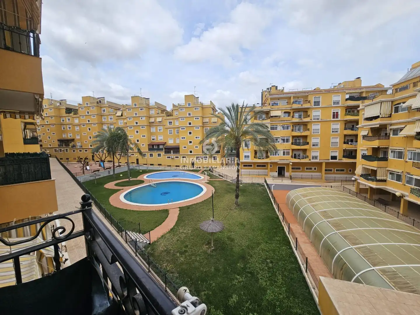 Außenansicht von Wohnung zum Verkauf in Aspe mit Abstellraum, Balkon und Gemeinschaftspool
