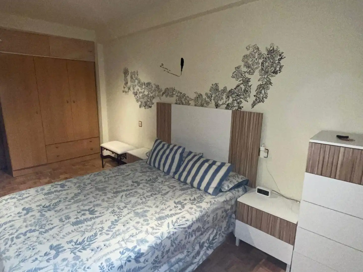 Bedroom of Apartments for rent in León Capital   with Heating, Parquet flooring and Furnished