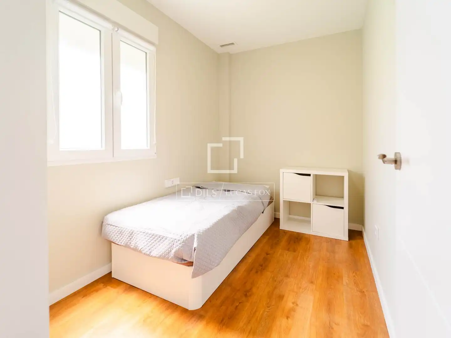 Dormitori de Àtic de lloguer en Valencia amb Aire condicionat, Parquet i Terrassa