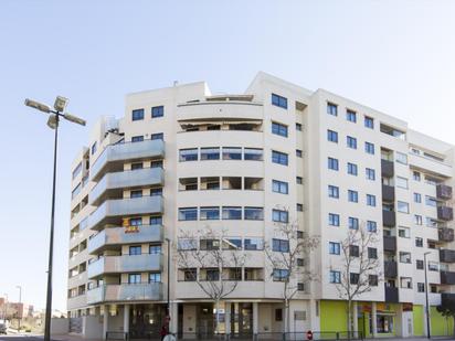 Exterior view of Flat for sale in  Zaragoza Capital  with Terrace, Storage room and Swimming Pool