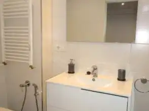 Baño de Piso de alquiler en Gijón  con Calefacción, Parquet y Amueblado