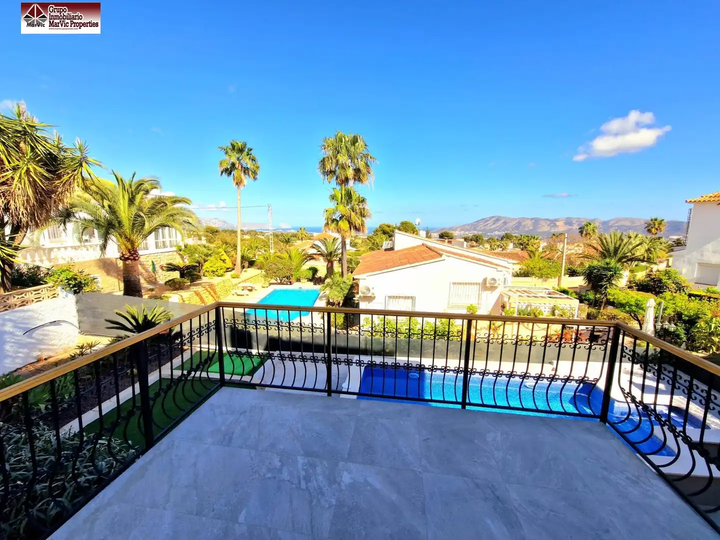 Vista exterior de Casa o chalet en venta en La Nucia con Aire acondicionado, Calefacción y Jardín privado