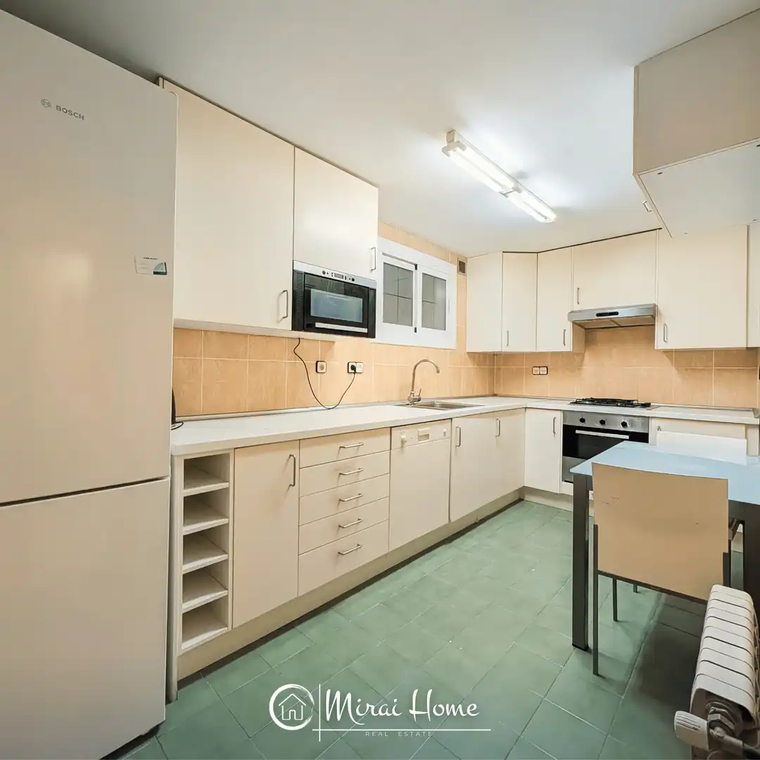 Cocina de Piso en venta en Barcelona con Calefacción, Amueblado y Horno