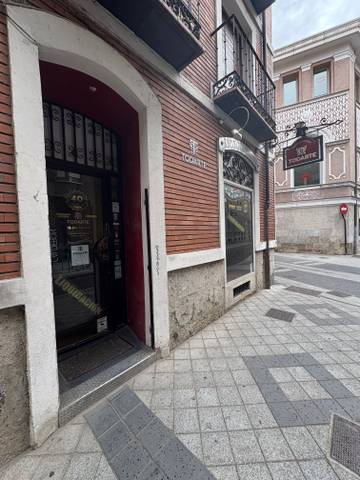 Local comercial en Alquiler en LEOPOLDO CANO en Centro