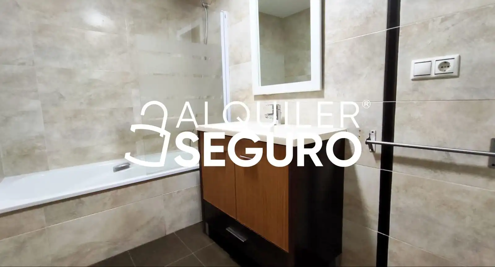 Baño de Piso de alquiler en Paterna con Aire acondicionado, Calefacción y Terraza