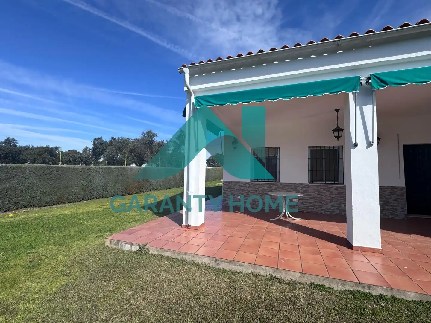 Vista exterior de Casa o xalet en venda en Cáceres amb Calefacció, Jardí privat i Traster