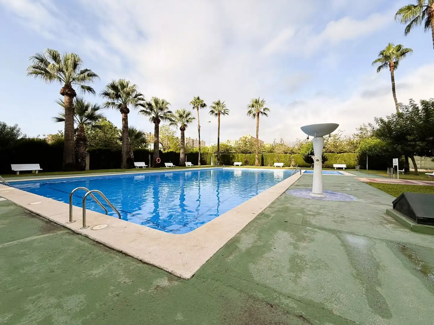 Piscina de Pis en venda en Alicante / Alacant amb Aire condicionat, Calefacció i Terrassa