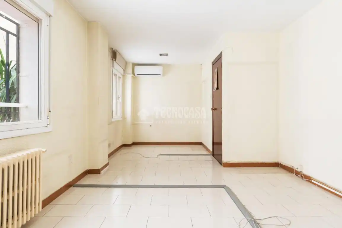 Flat for sale in Zaragoza  with Air Conditioner, Heating and Balcony