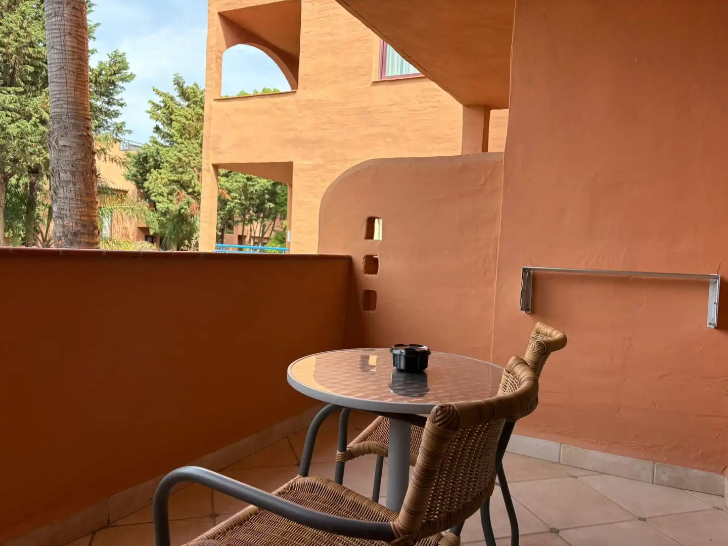 Terrassa de Apartament en venda en Benahavís amb Jardí privat, Alarma i Piscina comunitària