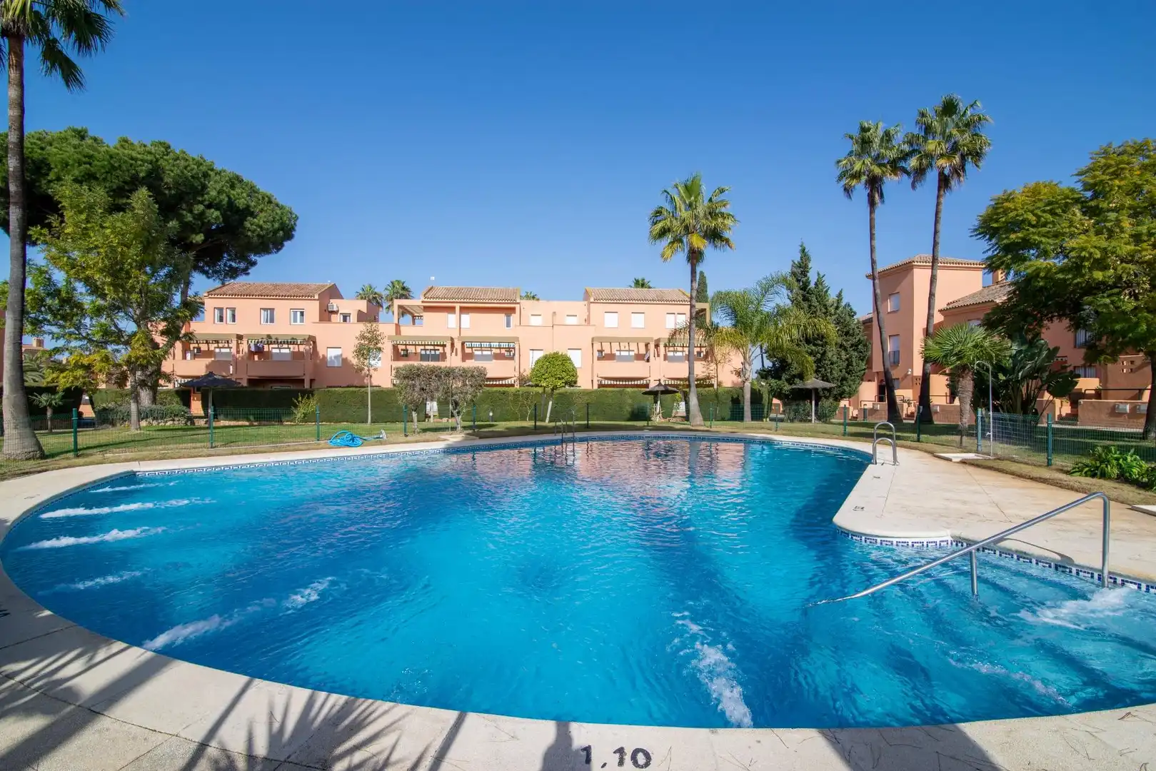Baixos amb piscina en venda a Novo Sancti Petri