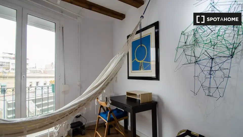 Flat with terrace to rent in Ciutat Vella, imagen 2