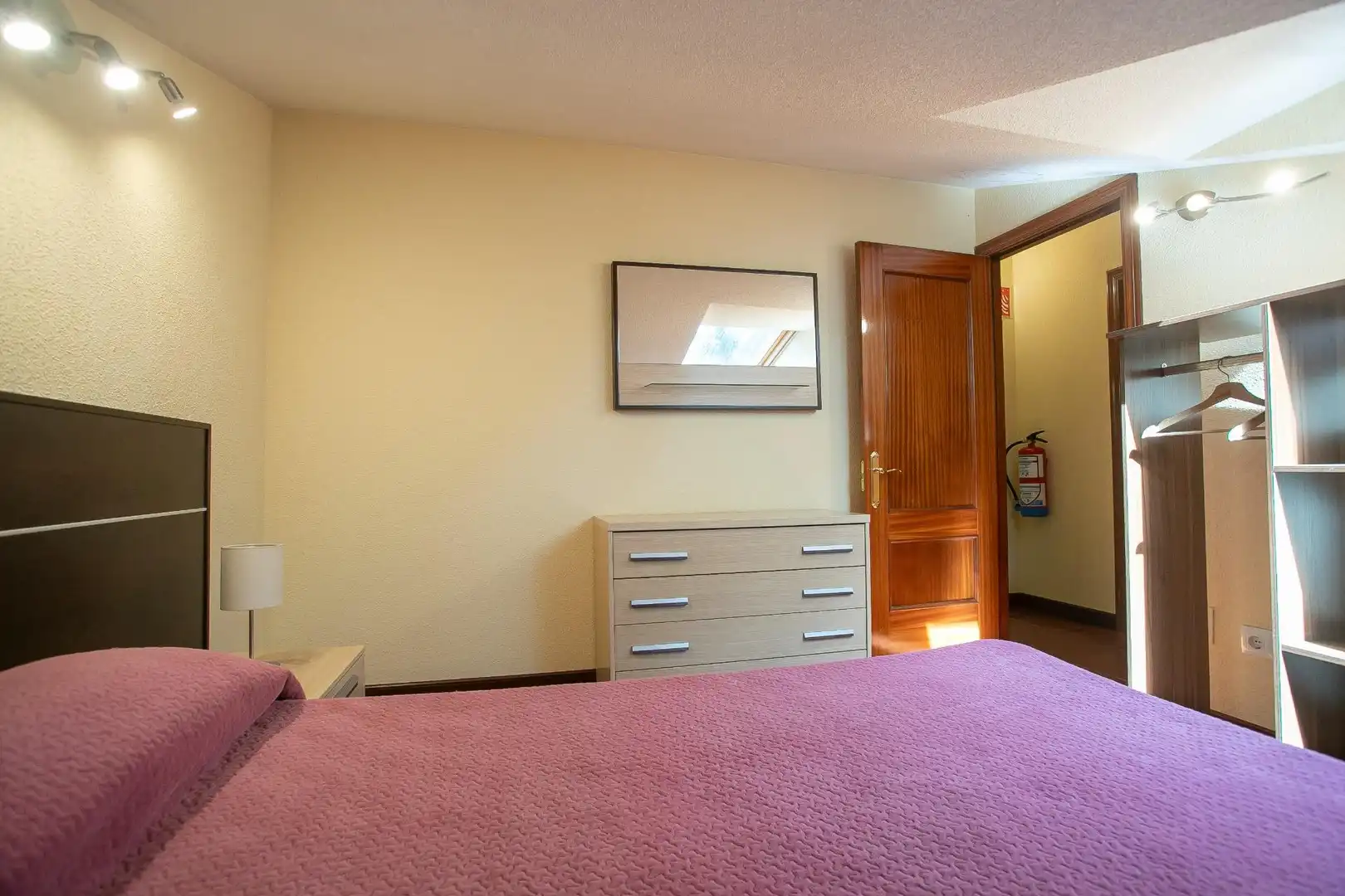 Habitación de Piso en venta en San Vicente de la Barquera con Calefacción y Balcón